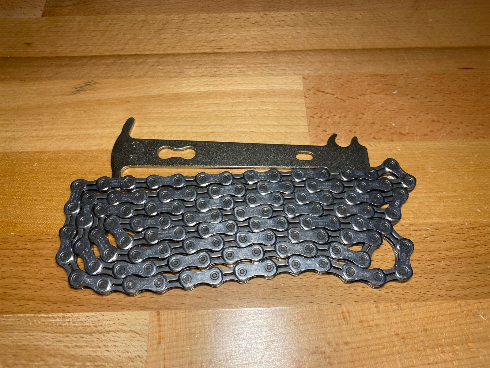 Shimano 105 CS-5700 10 Speed 11-28T Cassette, Ultegra CN-6701 Chain