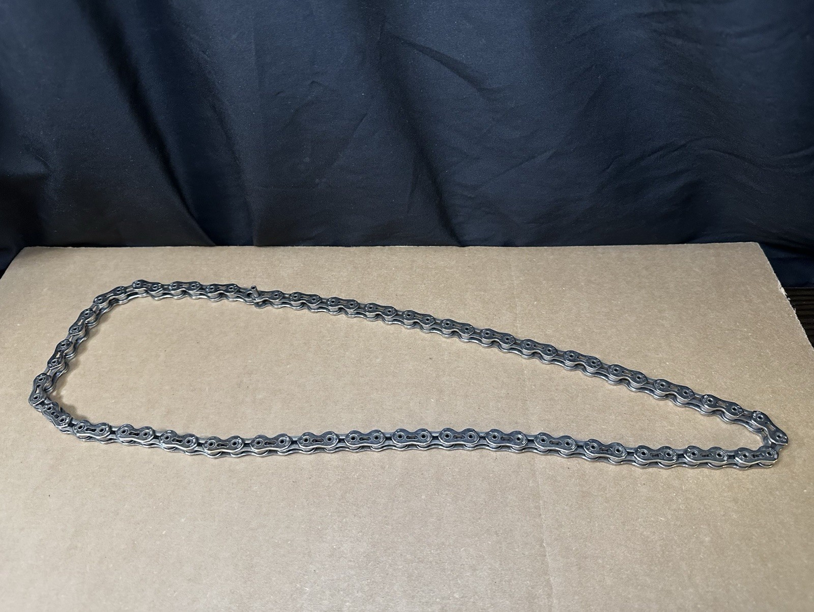 Classic Era BMX KMC Super Light Hollow Chain 8H KSL – 1/2” x 1/8”
