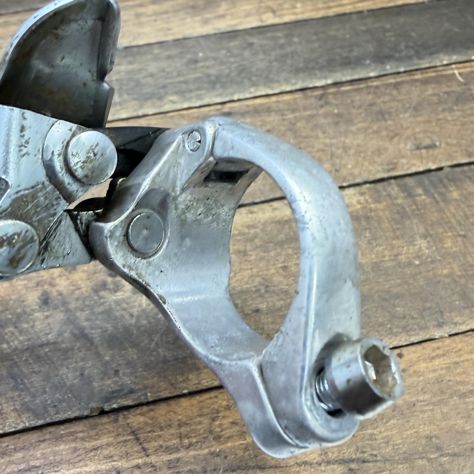Vintage Shimano 105 FD-1050 Front Derailleur 28.6 Clamp Double Bottom Pull 80s