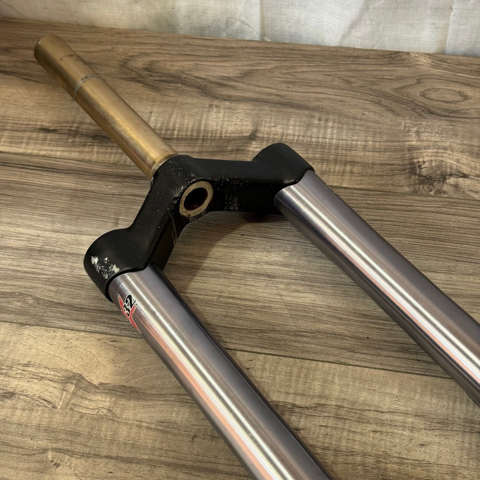 Maverick SC32 Single Crown Fork 1 1/8 200mm 100 Travel Inverted Fork 