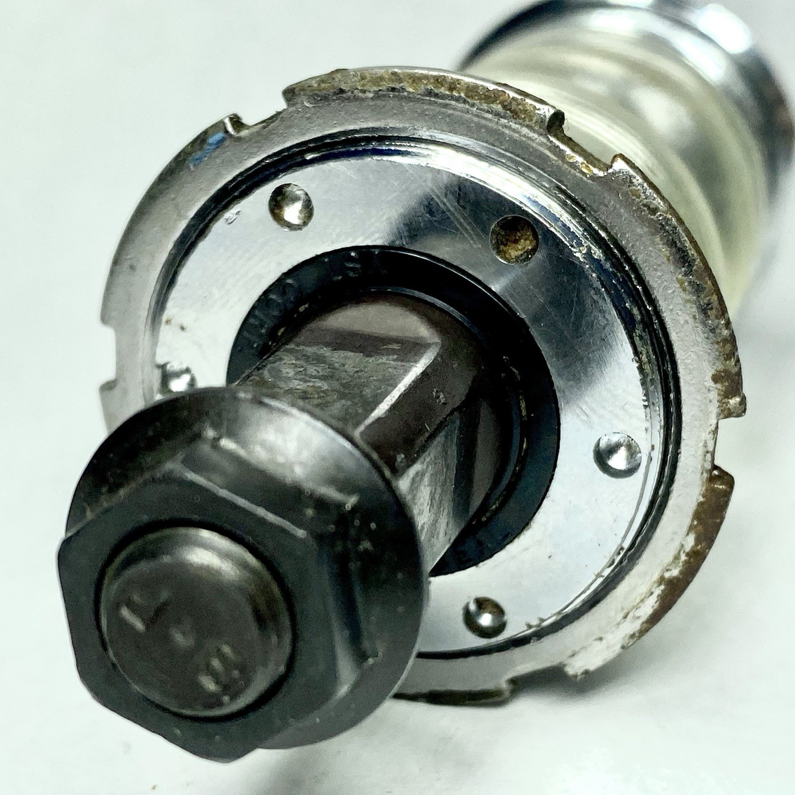 SUGINO / SR SAKAE BOTTOM BRACKET 68-113 MM BSA