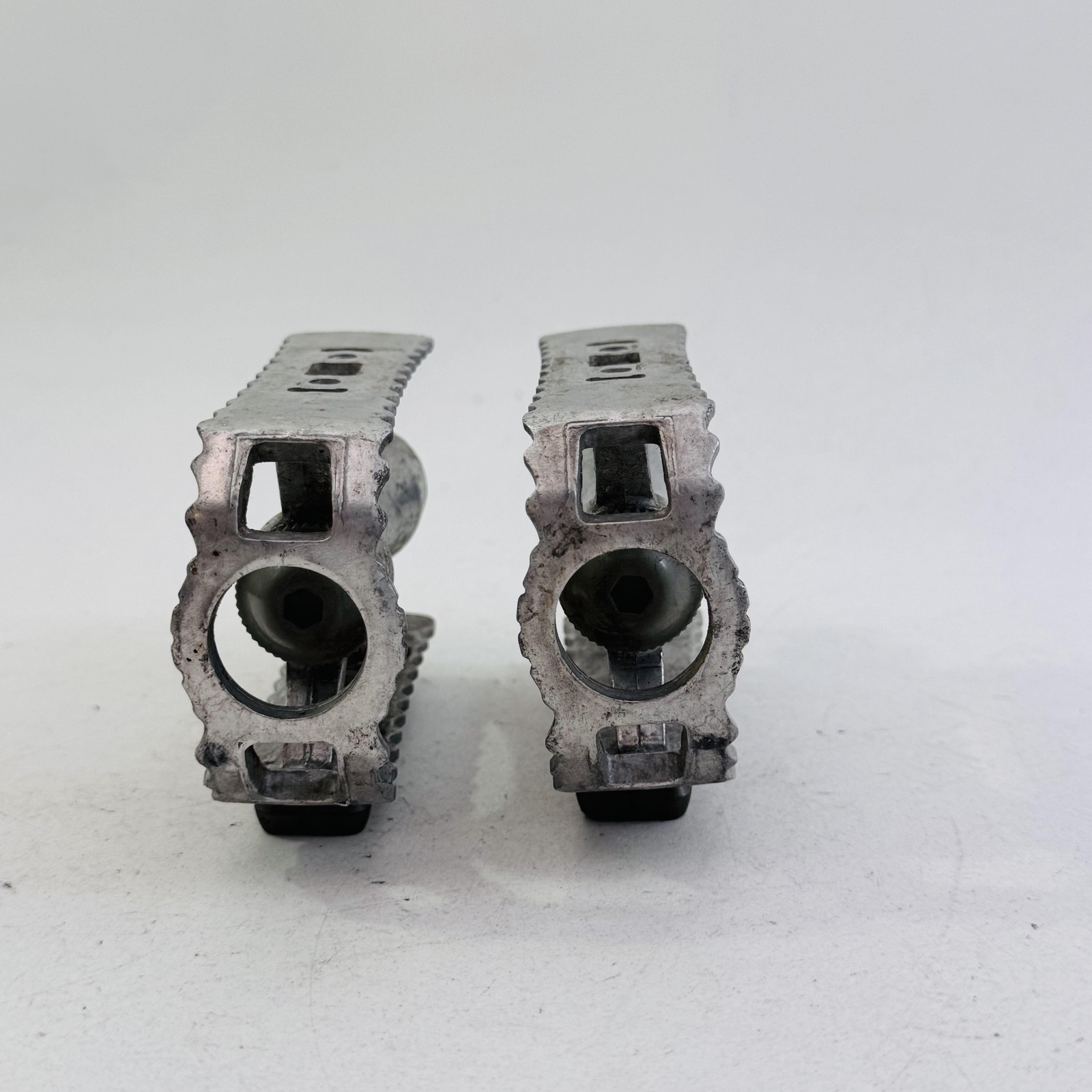 Vintage Sakae RR-4002 Platform Bike Pedals Pair 9/16 in Silver Reflectors A81