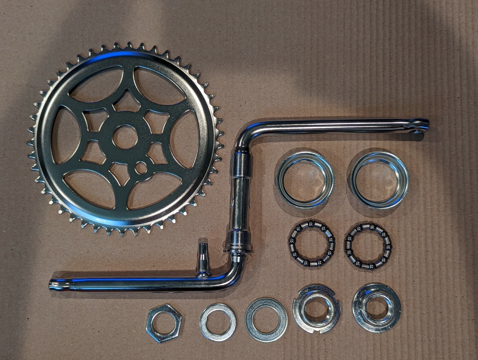 SCHWINN B-6 STYLE SPROCKET 46 T, CRANKS 6&1/2 » & BOTTOM BEARING SET