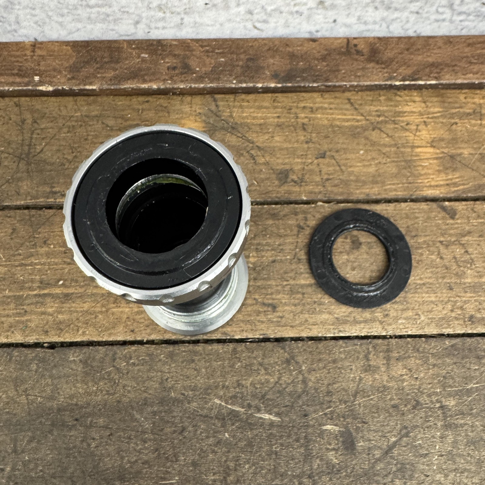 Shimano BB-RS500 Bottom Bracket English BSA 68mm Hollowtech II 24mm Road Silver