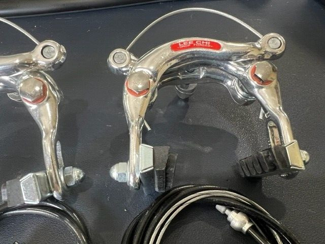 ! NOS LEE CHI CENTER PULL BRAKE SET WITH CABLES + YOKES BICYCLE ROAD BIKE