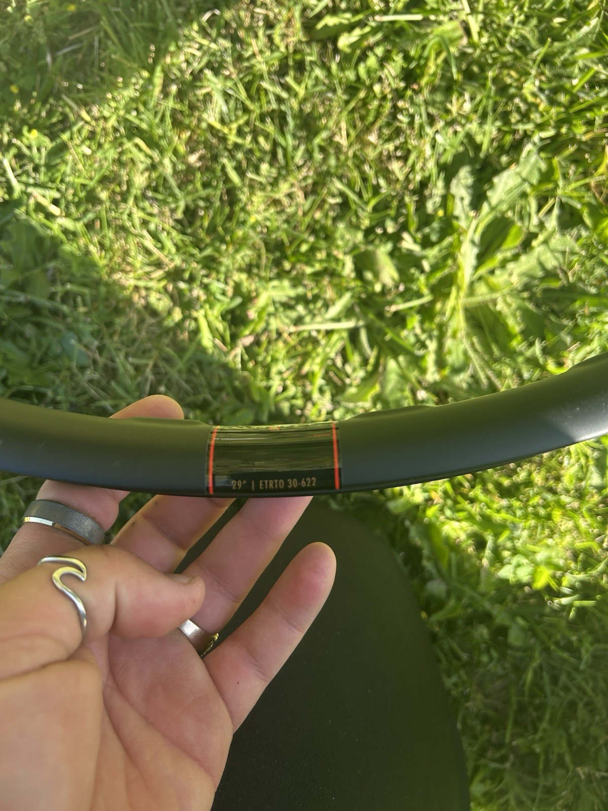 Santa Cruz 30|HD Carbon Rims (two rims, 1 new , 1 cracked )