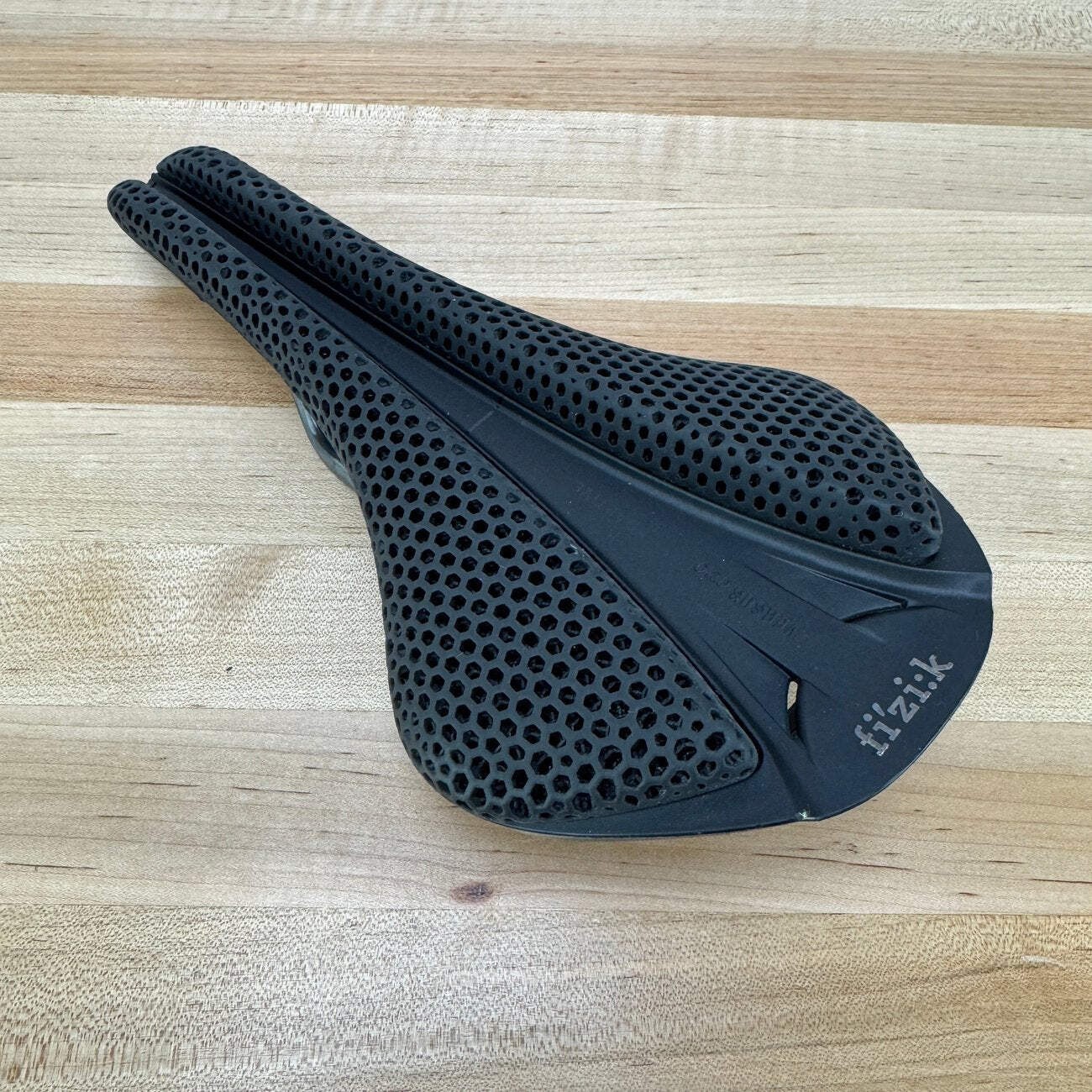 Fizik Antares VS Evo Adaptive 7x9mm Carbon Rails 139mm Bike Saddle 184g