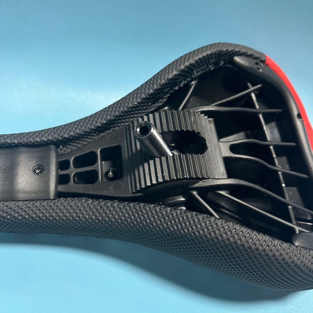 Stolen BMX Saddle Red New Pivotal Seat Stolen BMX