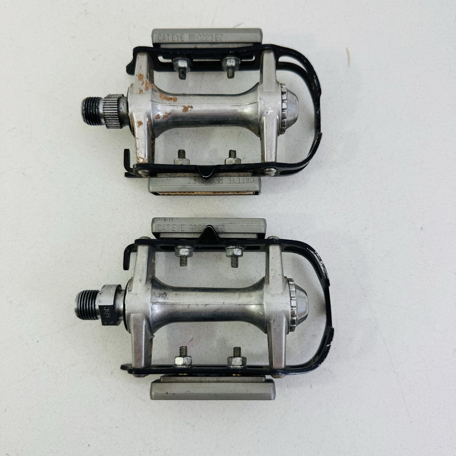 Vintage SR SP-100 Platform Bike Pedals Pair 9/16 In Silver Reflectors Road A05