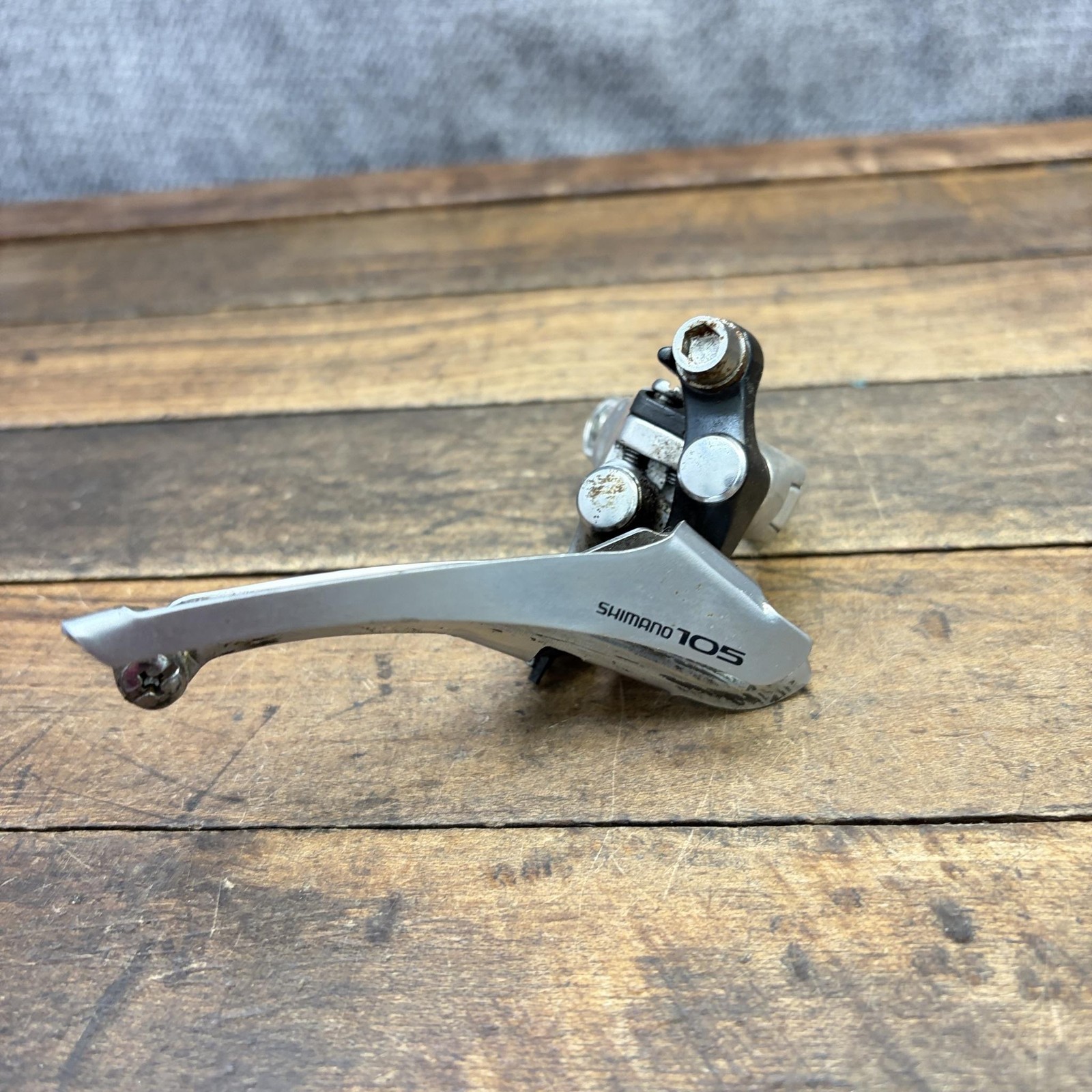 Vintage Shimano 105 FD-1050 Front Derailleur 28.6 Clamp Double Bottom Pull 80s