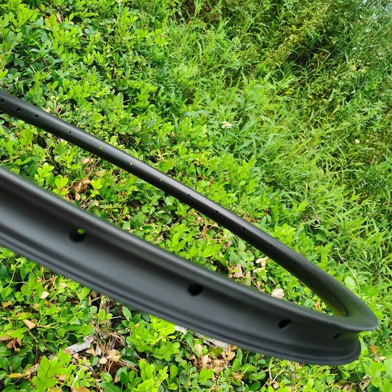 29er XC Mountain Bike Carbon Rims 28H Asymmetric Hookless Tubeless Bicycle Wheel