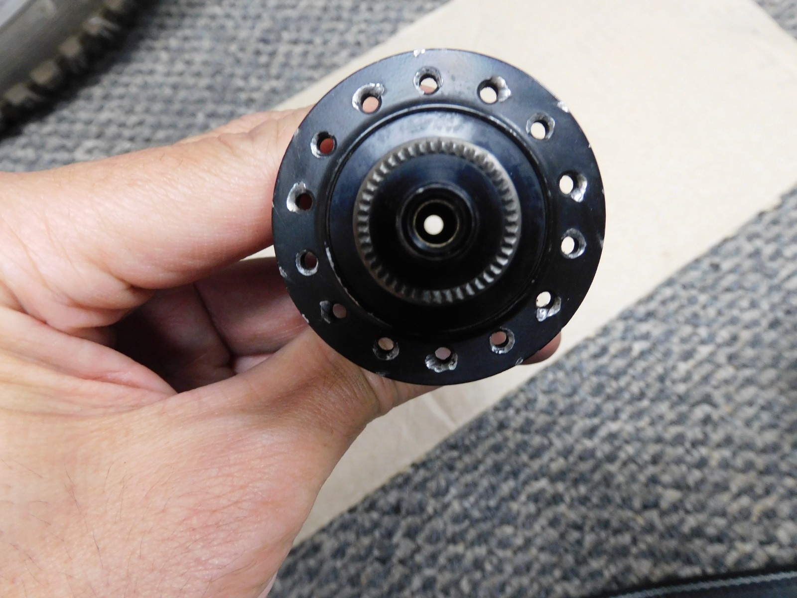 DT Swiss 190 ceramic hub, Front (used)