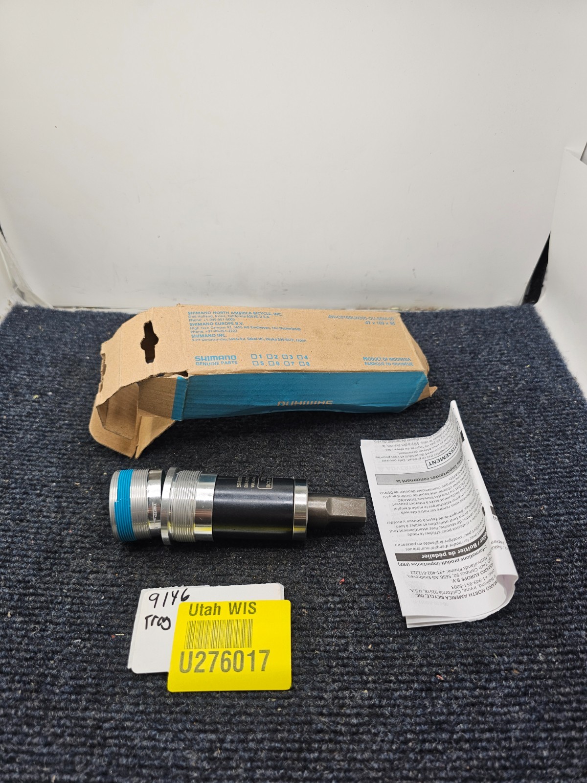 Shimano BB-UN300 Bottom Bracket, 73 x 113mm Spindle Square Taper JIS