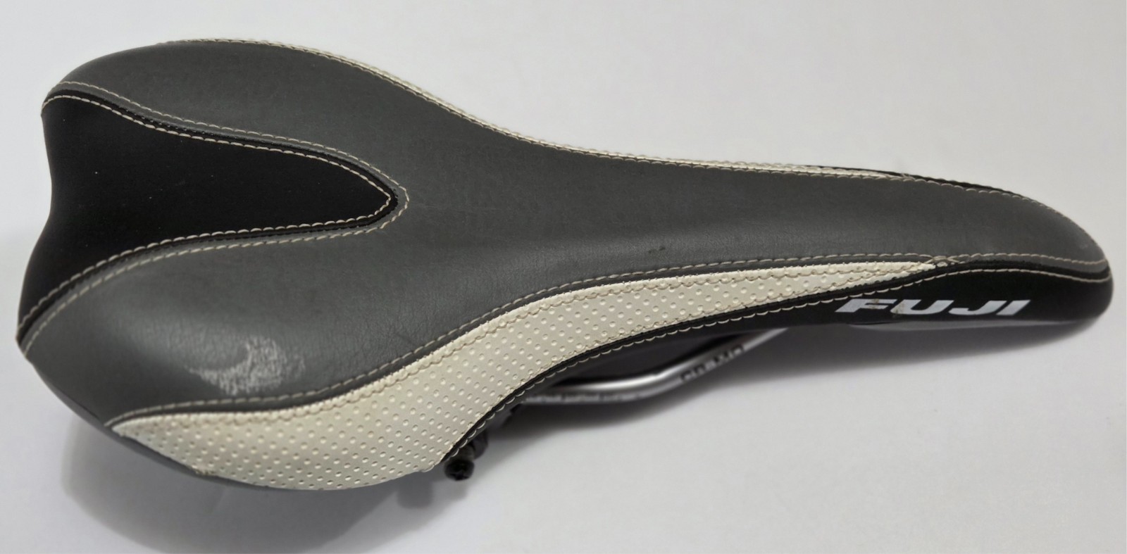 Vintage Fuji Velo Series Bike Bicycle Saddle Seat – grey, white, and black clean