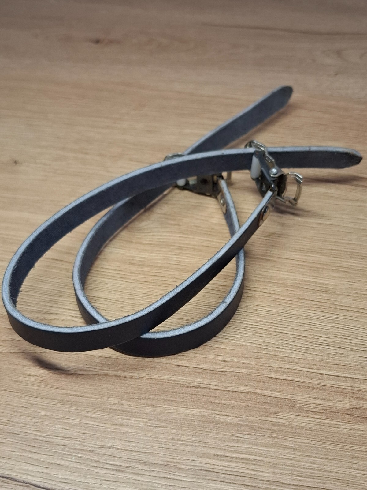 Retro Bicycle Parts NOS REG Leather Pedal Straps – Blue (36cm x 1cm)