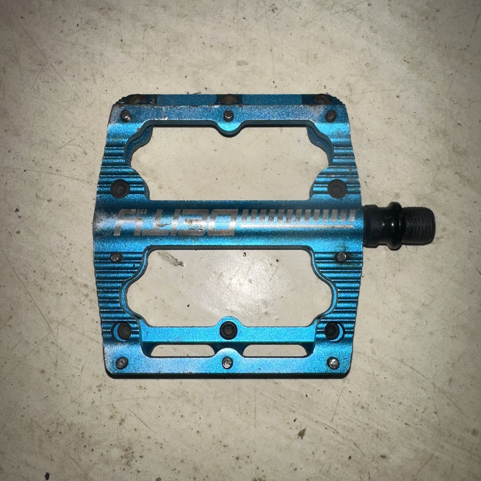 RIGHT Only DEITY Black Kat Pedals Blue Anodized Dual Side Flat Platform Pins