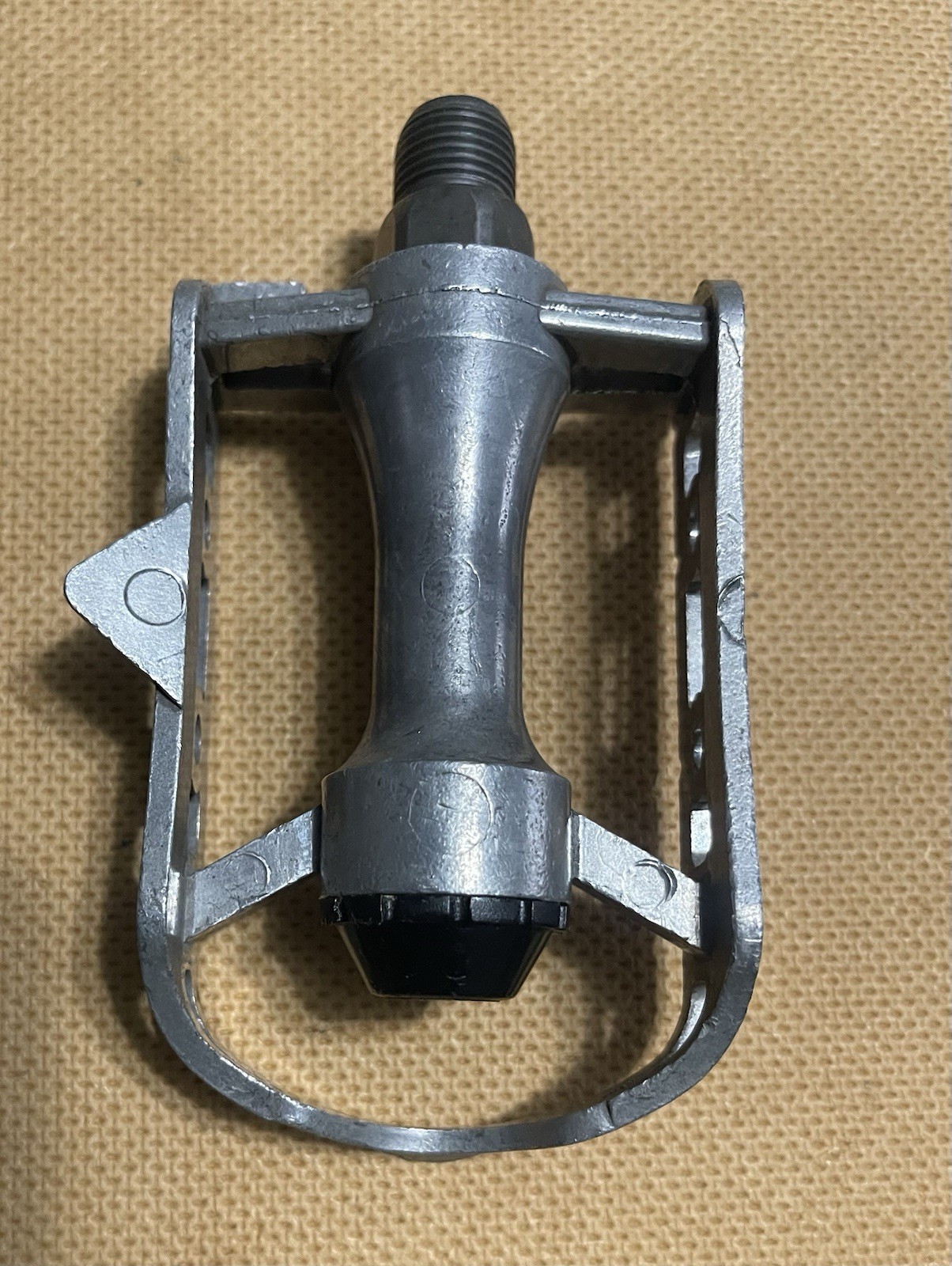 Vintage Lyotard 82 Left Pedal 9/16”