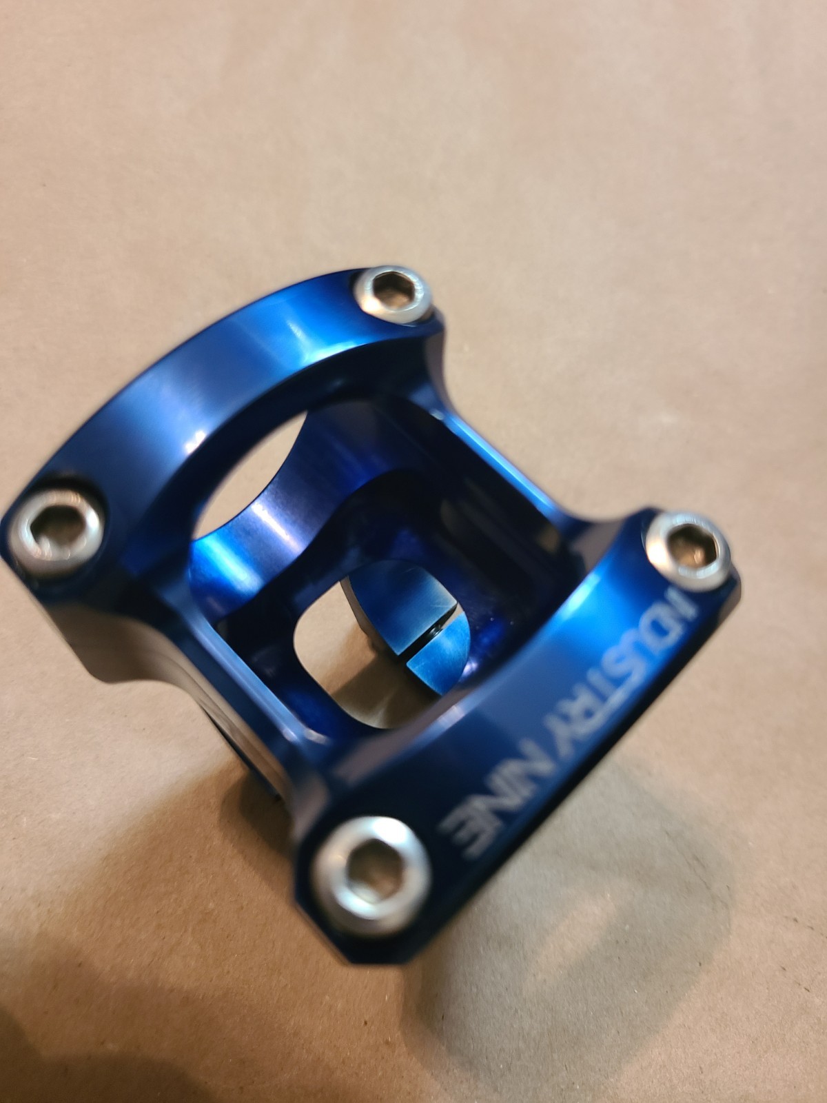 Industry Nine i9 A318 Stem 30mm 31.8mm Clamp +/-8 1 1/8″ Aluminum Blue 120gr