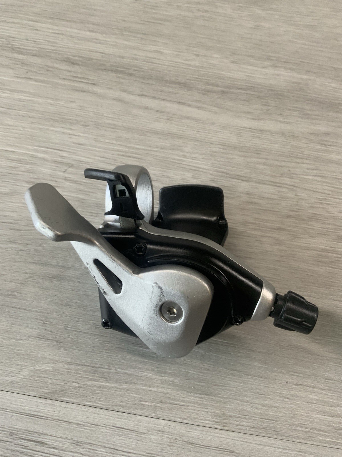 MICRO SHIFTERS 3 X 8 SPEED TRIGGER MOUNTAIN BIKE FITS 22.2 MM BAR SHIMANO COMPAT