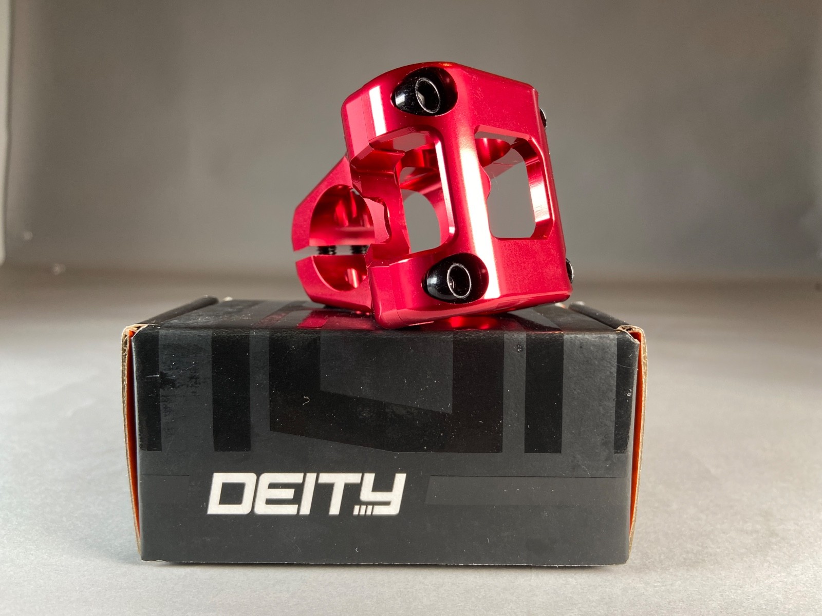 NEW Deity Cavity Stem, Red, 35mm Length x 31.8mm Mountain Bike STEM
