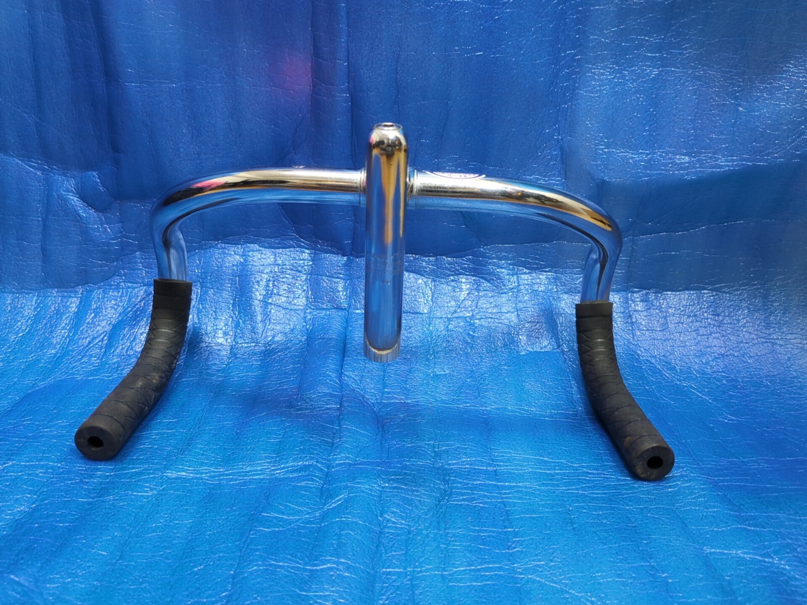 Nitto B123 Steel 370mm NJS Handlebar + Nitto Jaguar 100mm Steel Stem + Grips