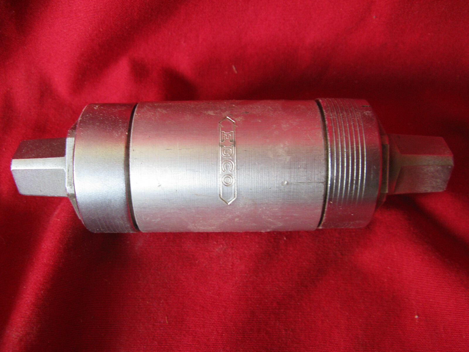 EDCO threadless Bottom Bracket