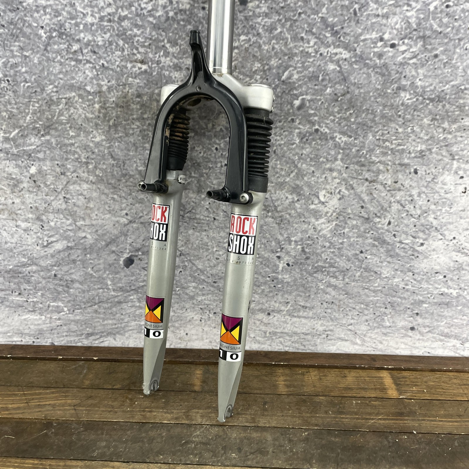 Vintage RockShox MAG 10 Fork 26in 1-1/8 Threadless 6.75in Steerer 90s MTB