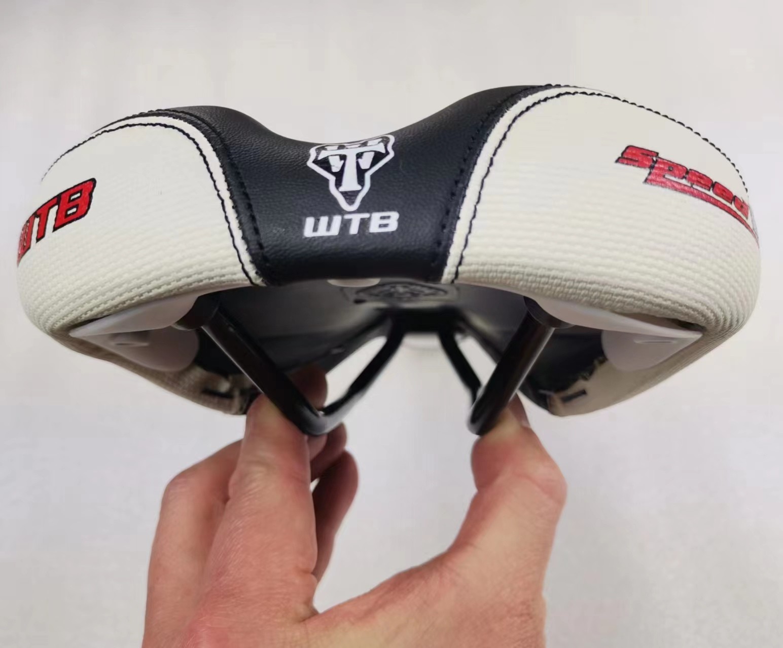 NEW OLD STOCK WTB SPEED V SADDLE SEAT WIDE 160MM BLACK WHITE MTB TOURING BIKE