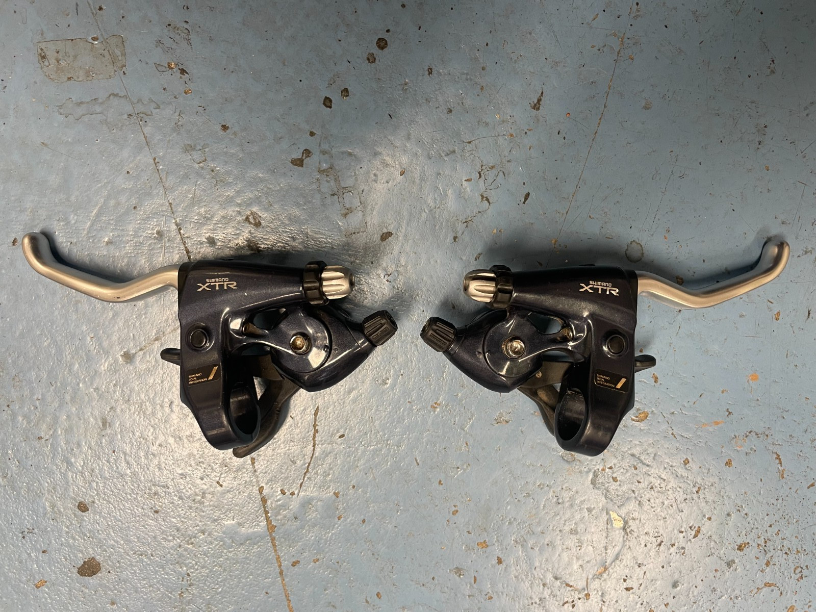 Shimano XTR ST-M900 STI shifter brake levers MTB retro 3×8 short pull retro