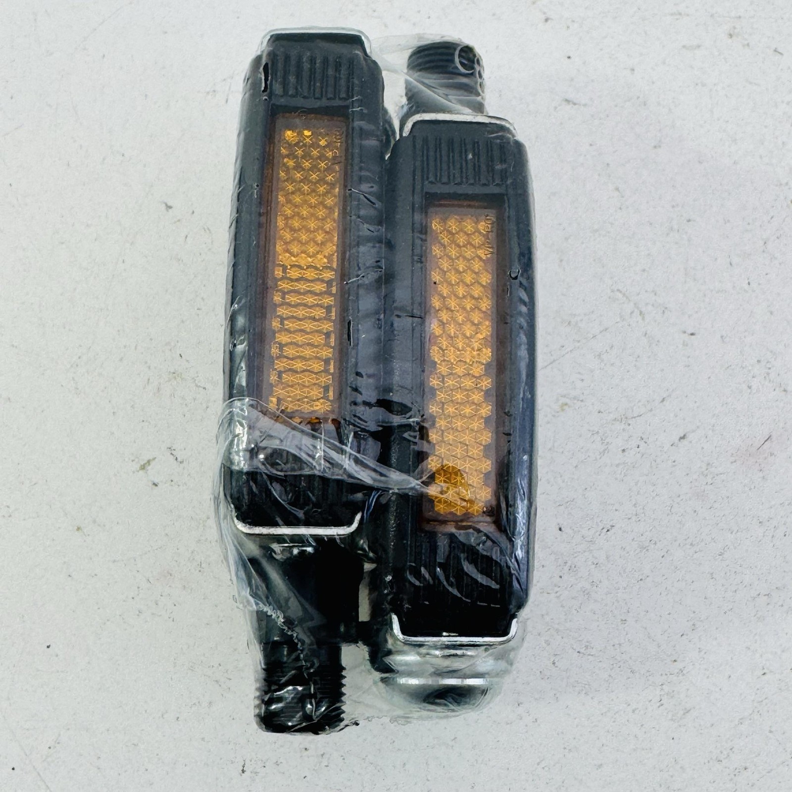 Victor Curved Block Pedals Pair Black Bow Tie 9/16 Reflector Taiwan Bike NOS A56