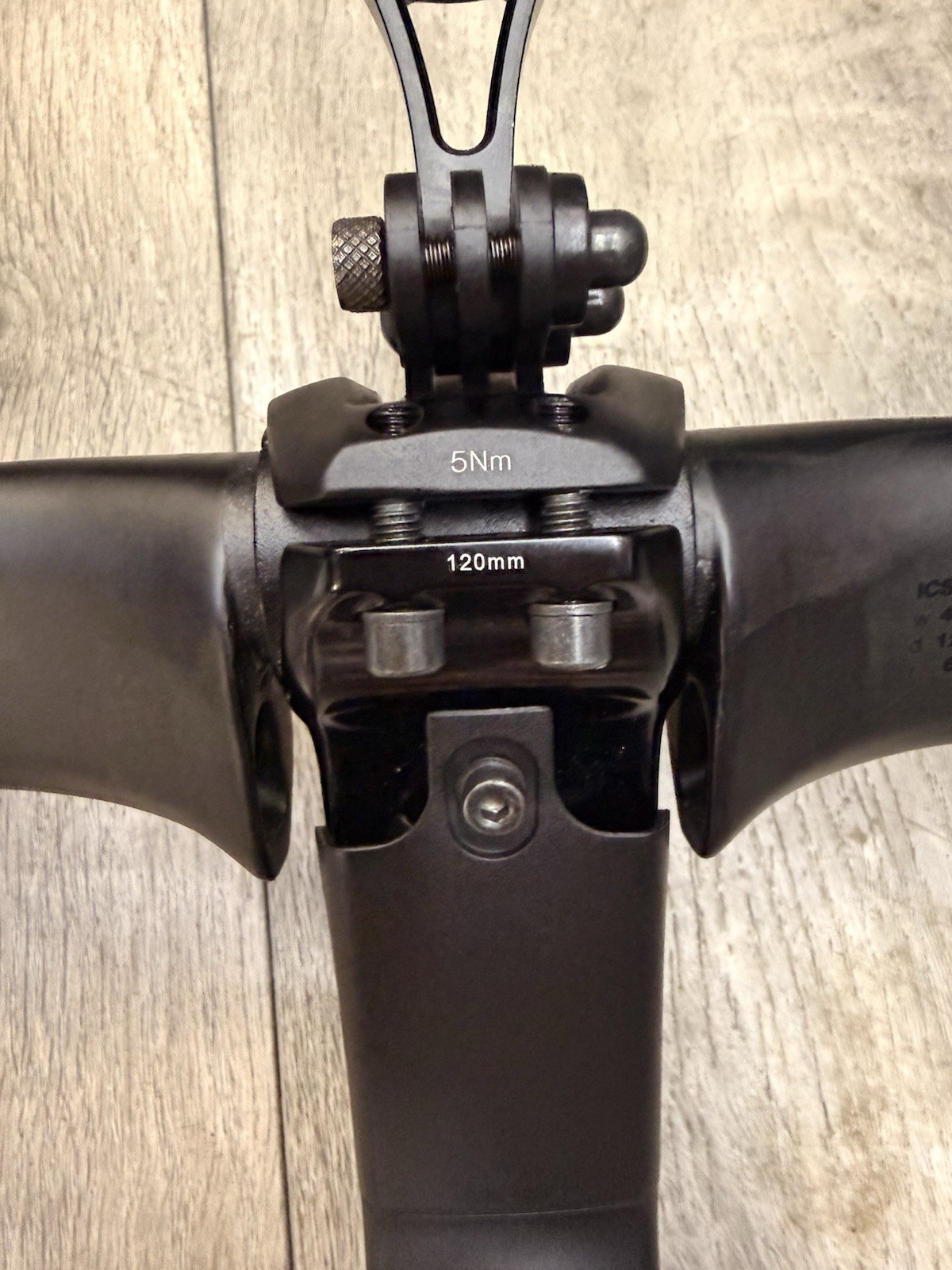 BMC ICS Aero 44X 120 carbon road handlebar Integrated Garmin Mount Spacers Clean
