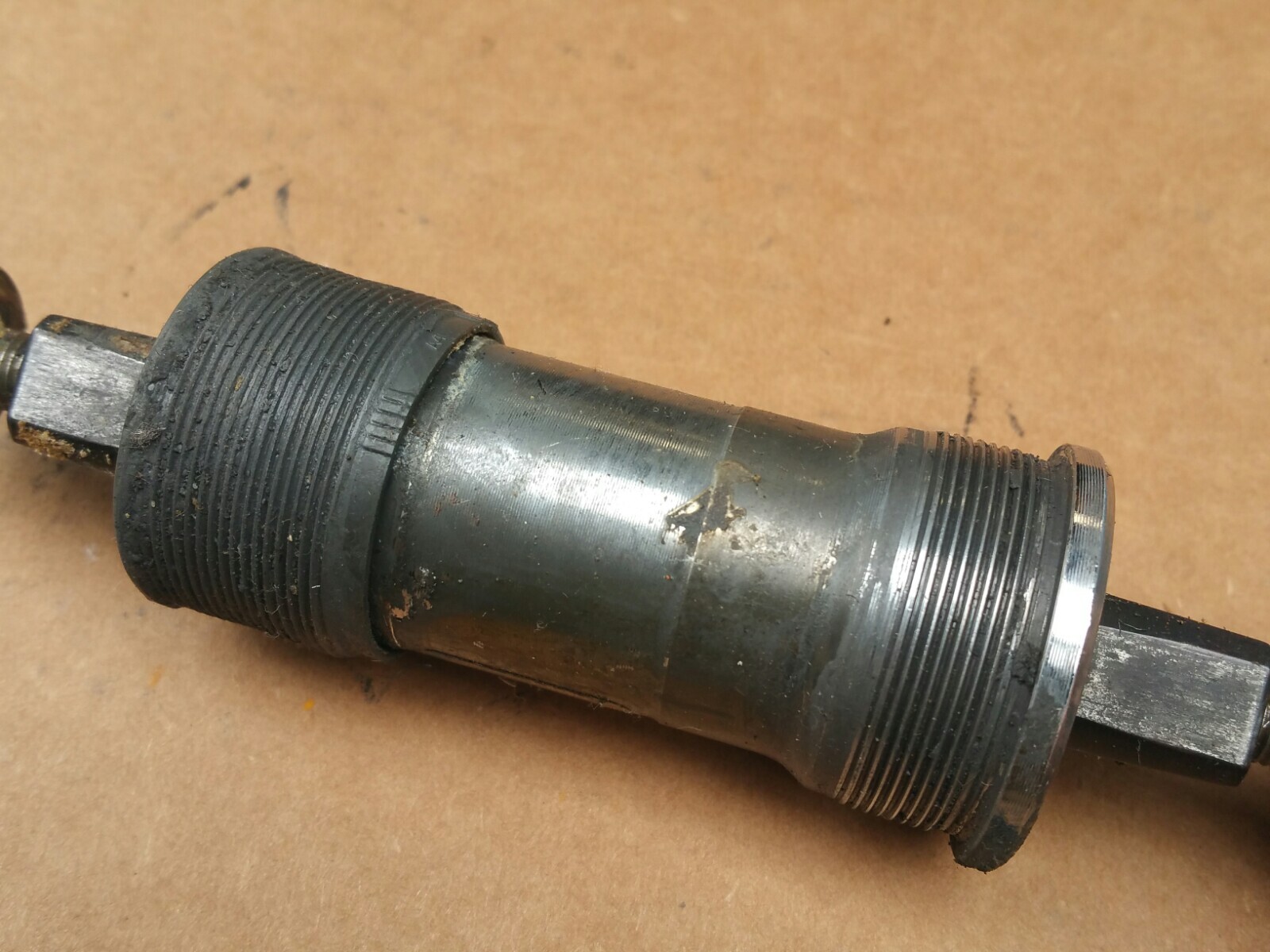 Shimano BB-UN52 Cartridge Bottom Bracket 73mm Shell 114mm Spindle made in Japan