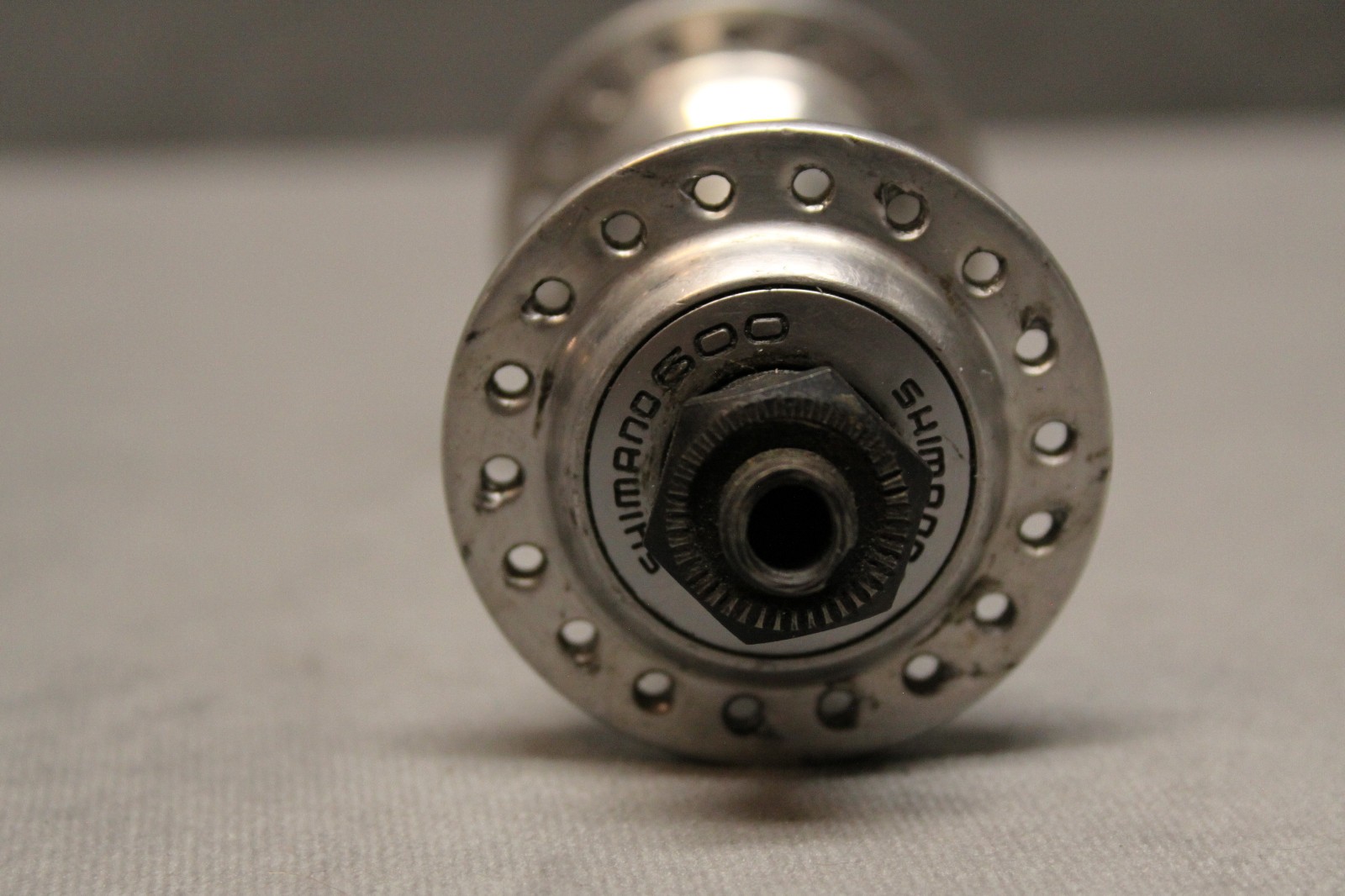 Shimano 600 HB-6207 36H 100 x 9 MM Front Hub