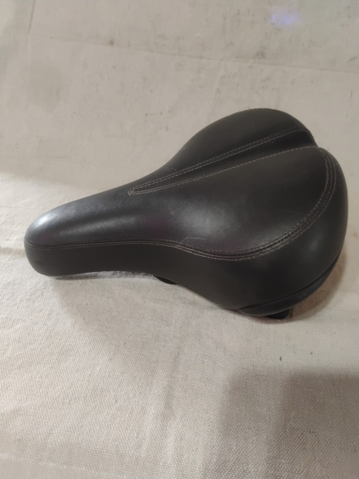 Gently Used Unbranded Bicycle Large Comfort Seat With Springs Black