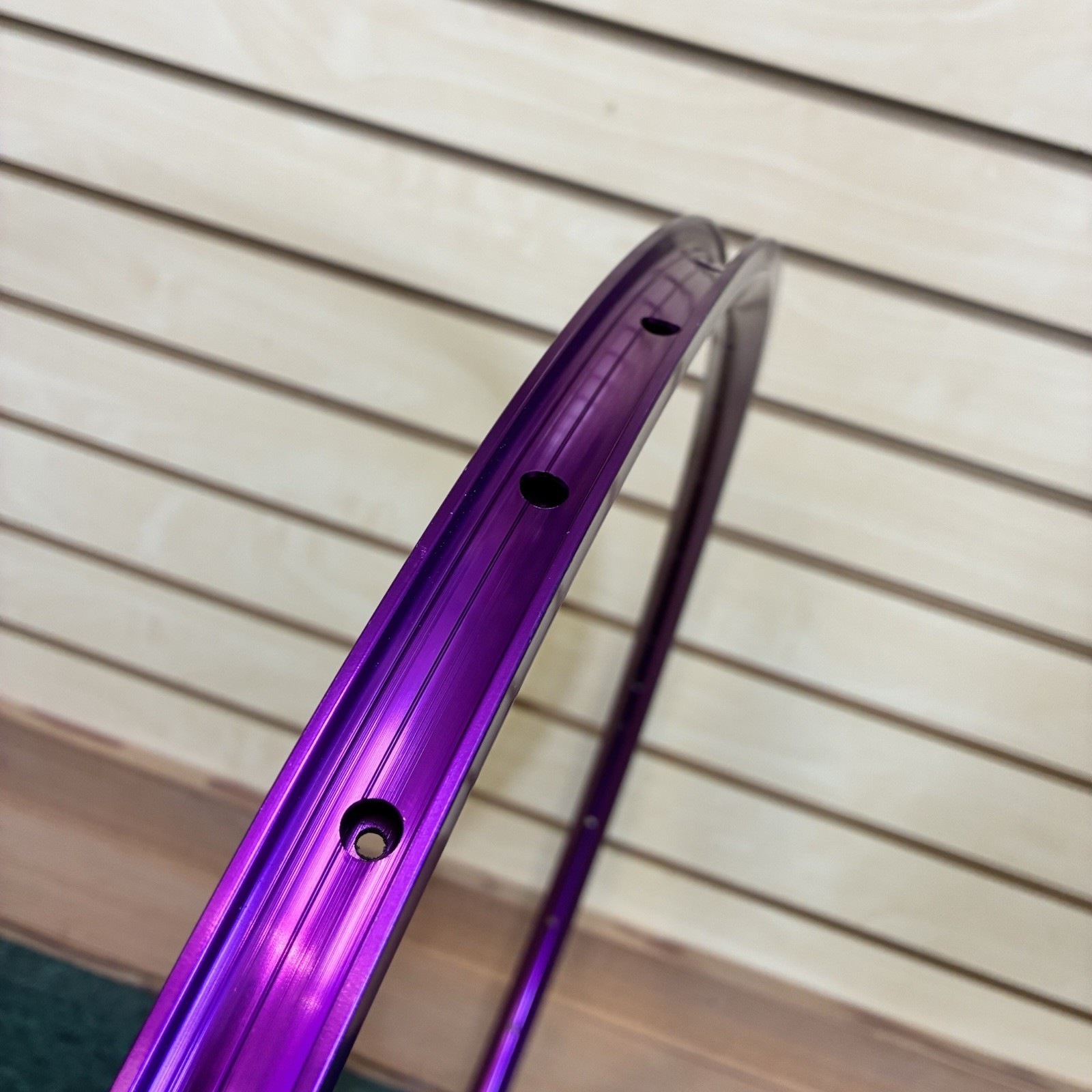 EXCELLENT! Vintage Velocity Aero Rim 3DV Purple 28H 26” Clincher Australia RARE!