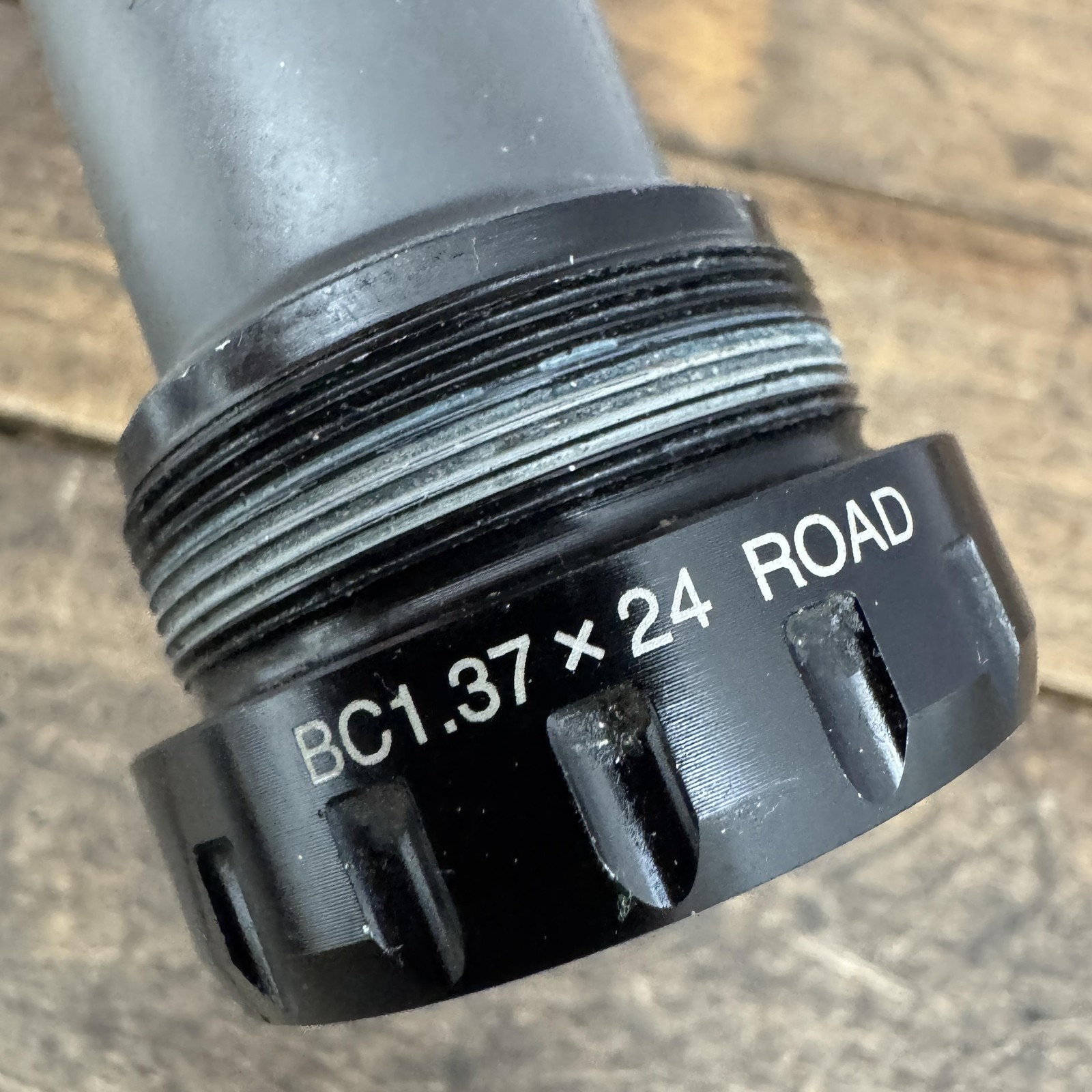 Shimano Bottom Bracket SM-BBR60 68mm BSA 1.37×24 Road Hollowtech II Black