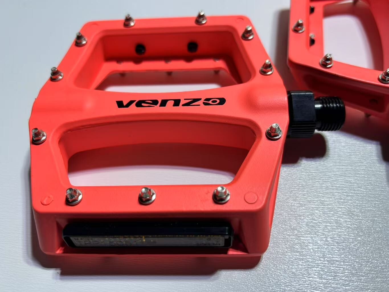 Venzo E02B-001R Flat BMX Mountain Bicycle 9/16″ CR-MO Axle Pedals With Reflector
