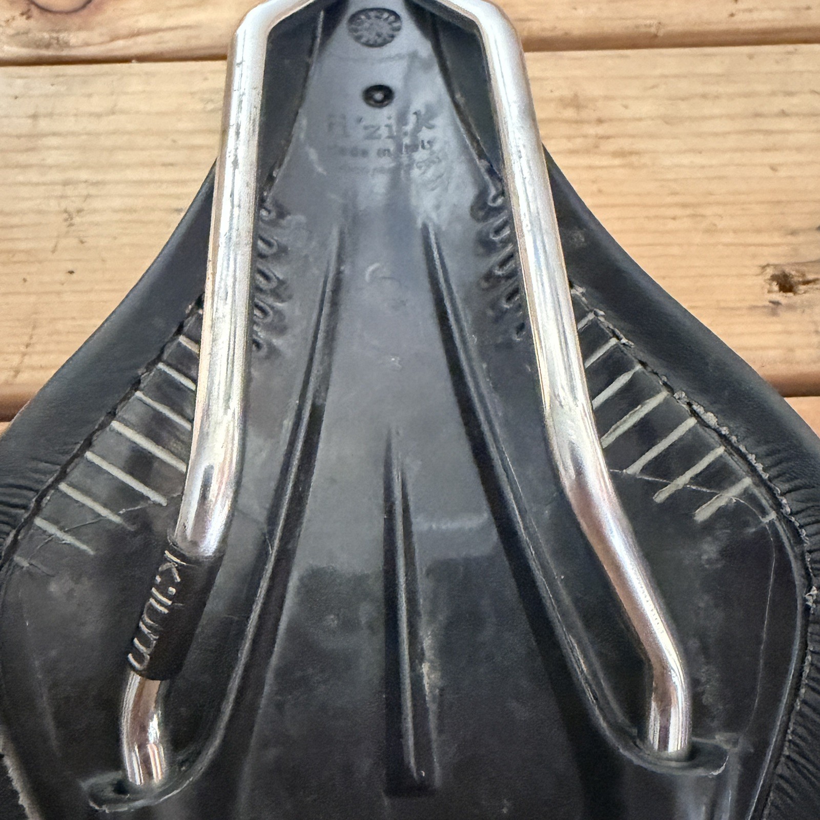 Fizik Arione Classic Road Bike Saddle 7x 7mm Kium CrMo Rail 130mm