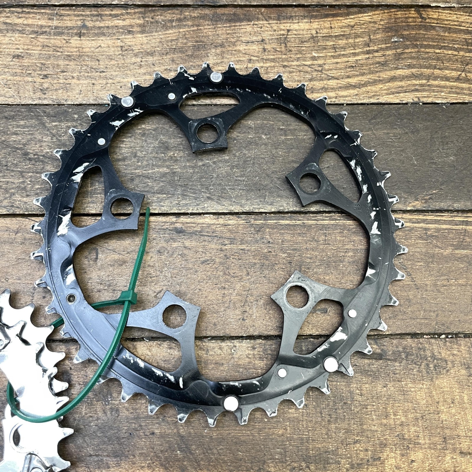 Vintage Shimano 42/32/22T Chainring Set 94/58 BCD 5-Arm Triple MTB Hyperdrive-C