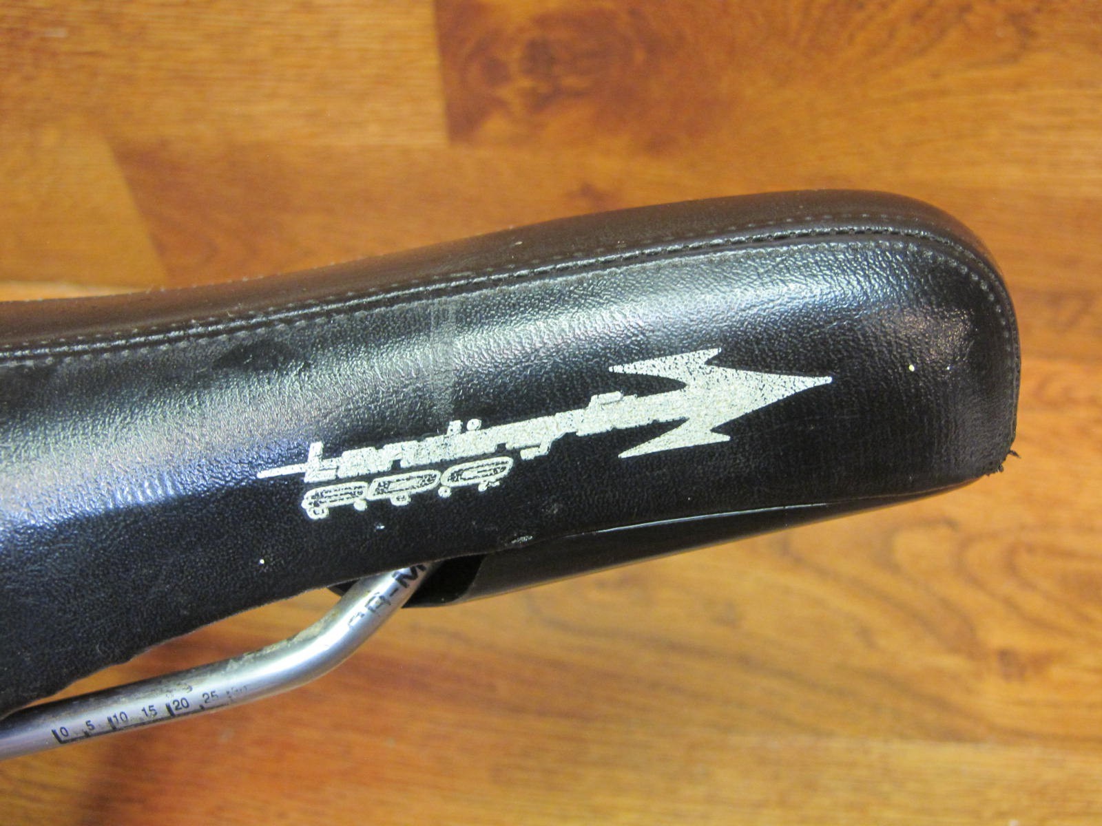 SDG GRAND PRIX RACING SADDLE