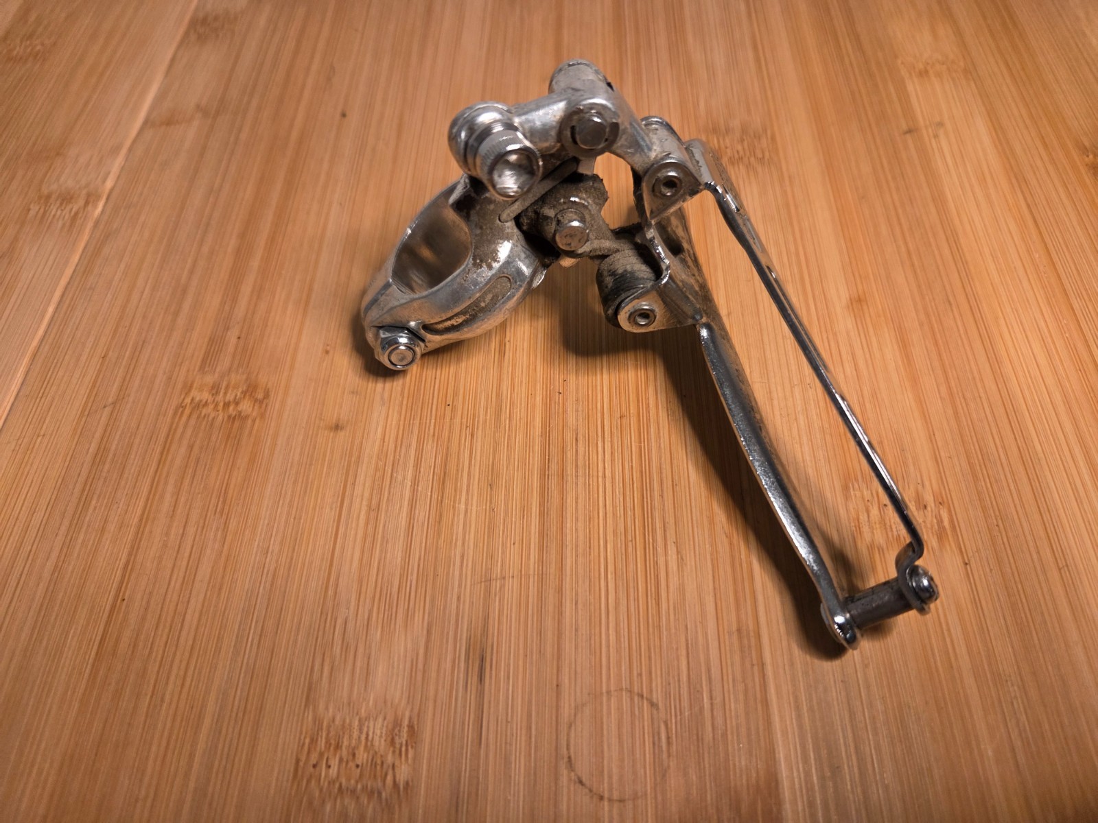 Shimano 600 «Arabesque» Front Derailleur 28.6mm
