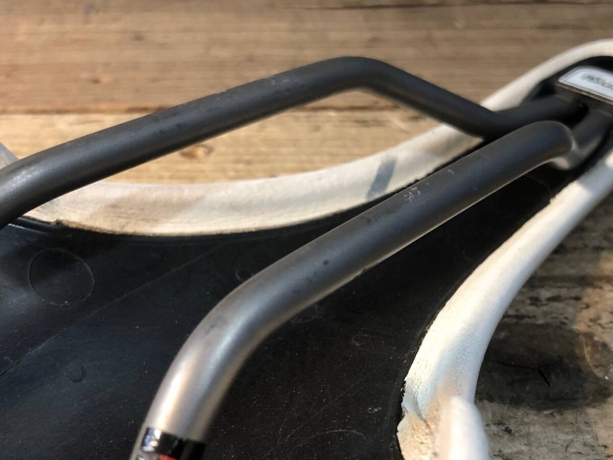 Selle Italia SLR S1 Saddle White 134mm Titanium Rails 140g Lightweight Road bike