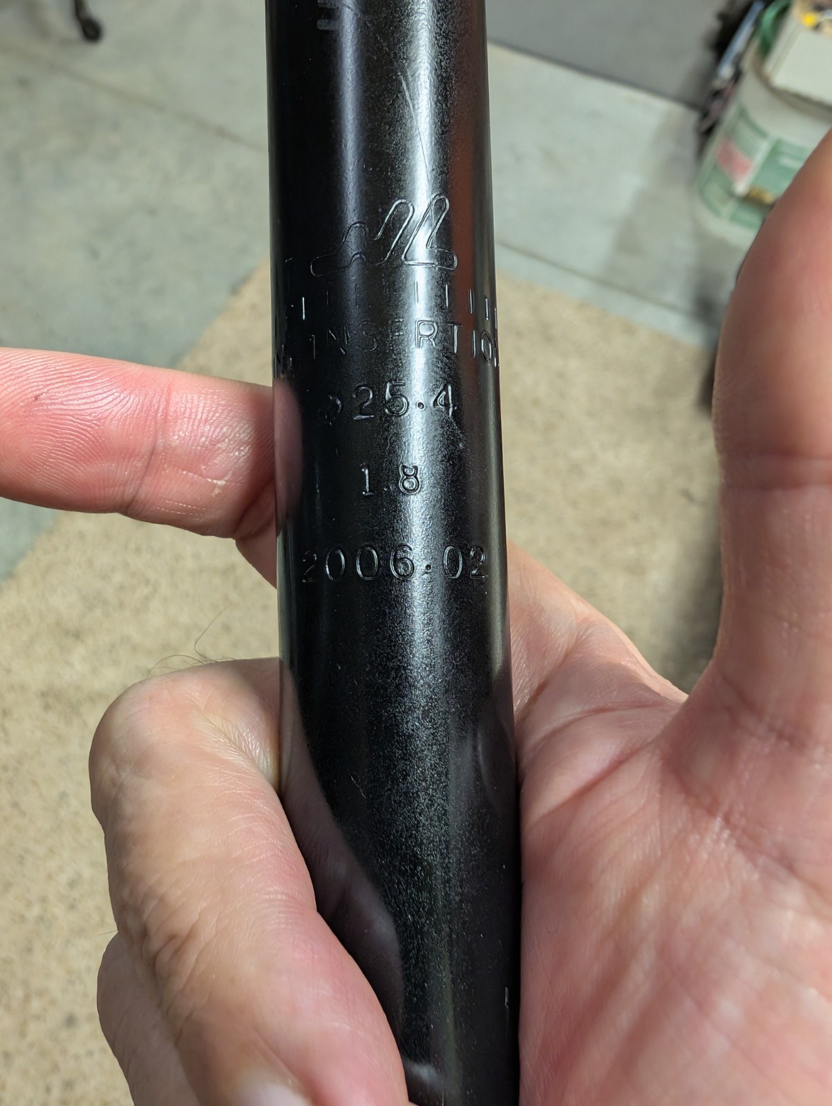 Redline 25.4mm(1″) Cr-mo Micro Adjust Seat Post Black Old/Mid school Bmx Uncut.