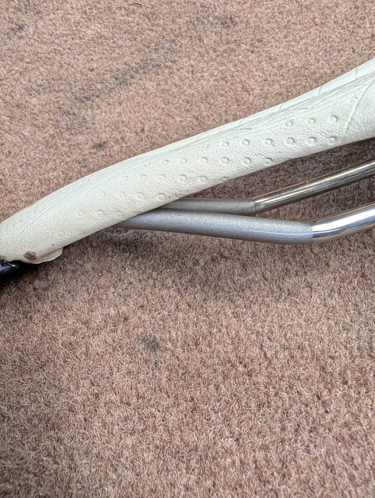 Specialized Toupe 143mm Hollow Ti Titanium Saddle White Nice!