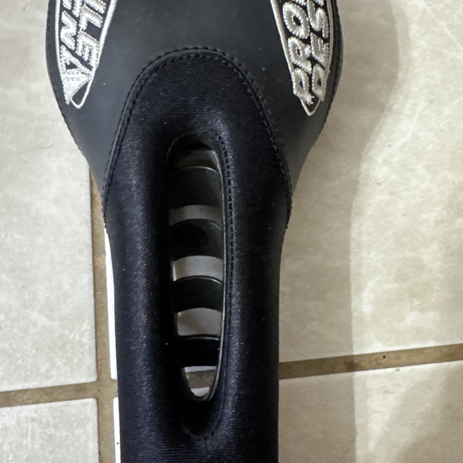 Profile Design Titanium Rail Tri Stryke Saddle Black Cutaway – Excellent