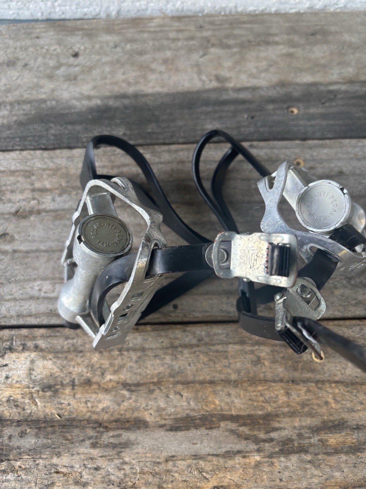 Vintage 9/16” HTI A19 Road Bike Touring Pedals W/ Cateye Toe Clips- Spin Nice