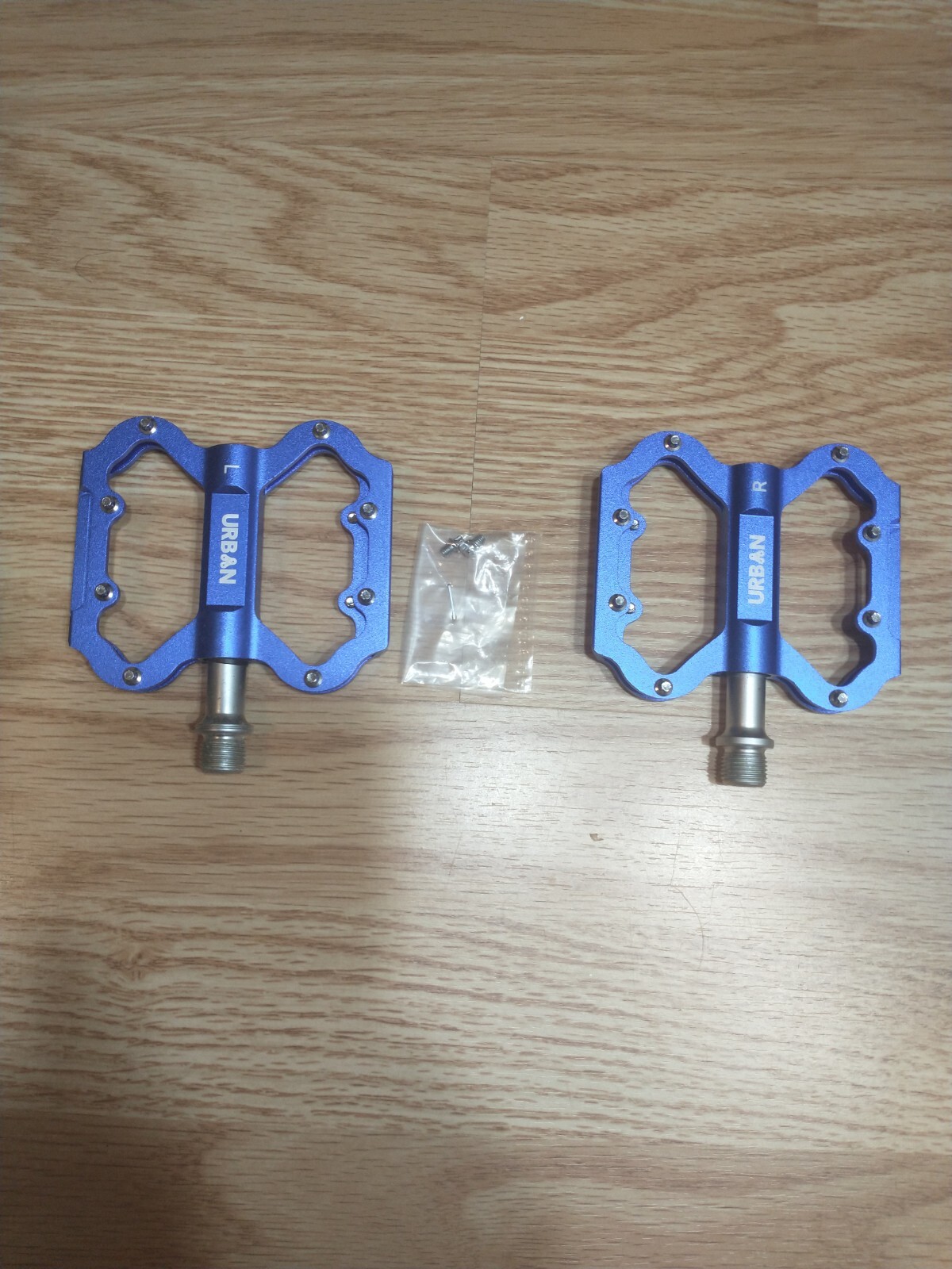 URBAN Cycling Apparel Light Pedals with 16 Hex Pins for Grip, Blue Color