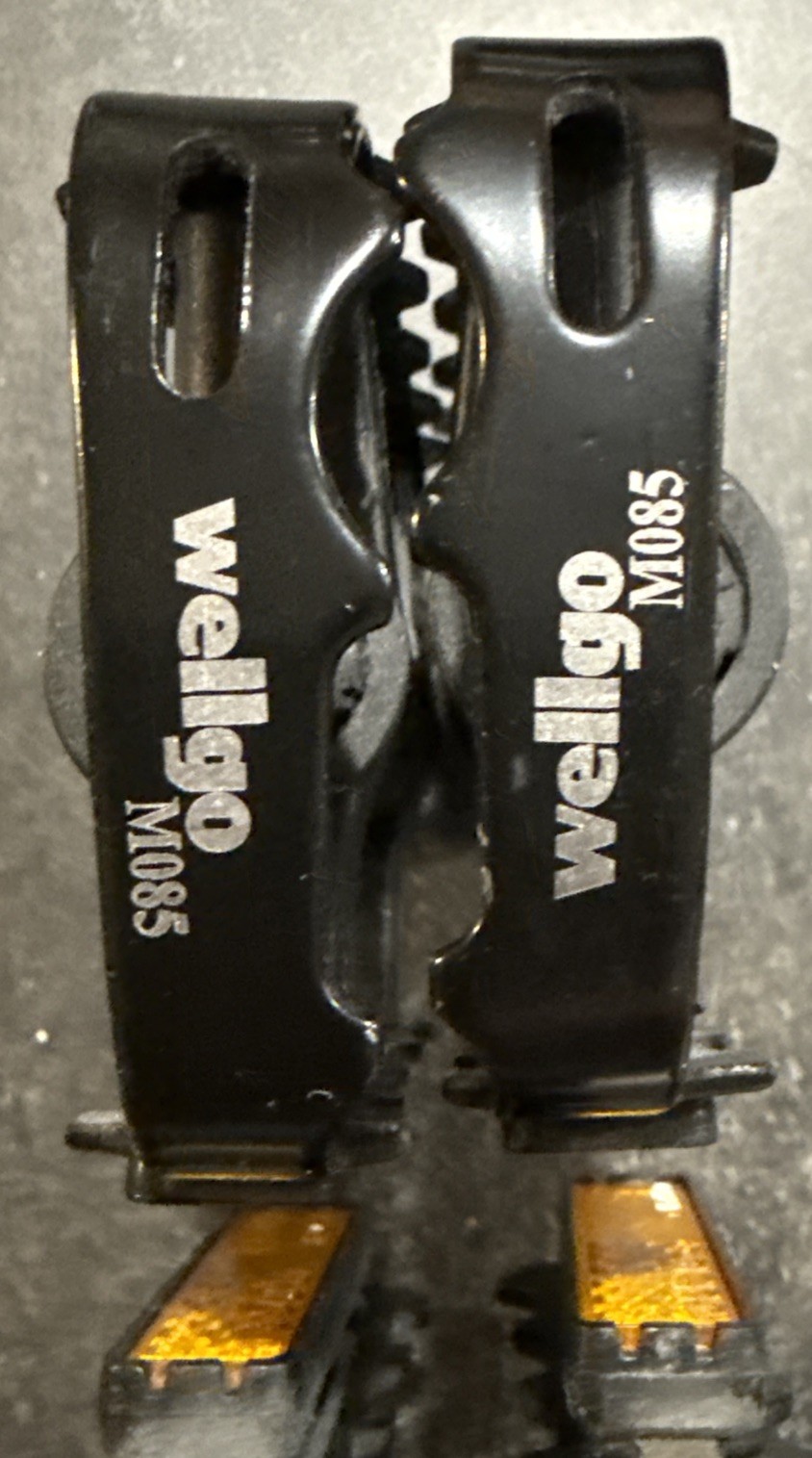 2 Pairs Wellgo Bicycle Bear-trap Pedals w/Reflectors New Takeoffs