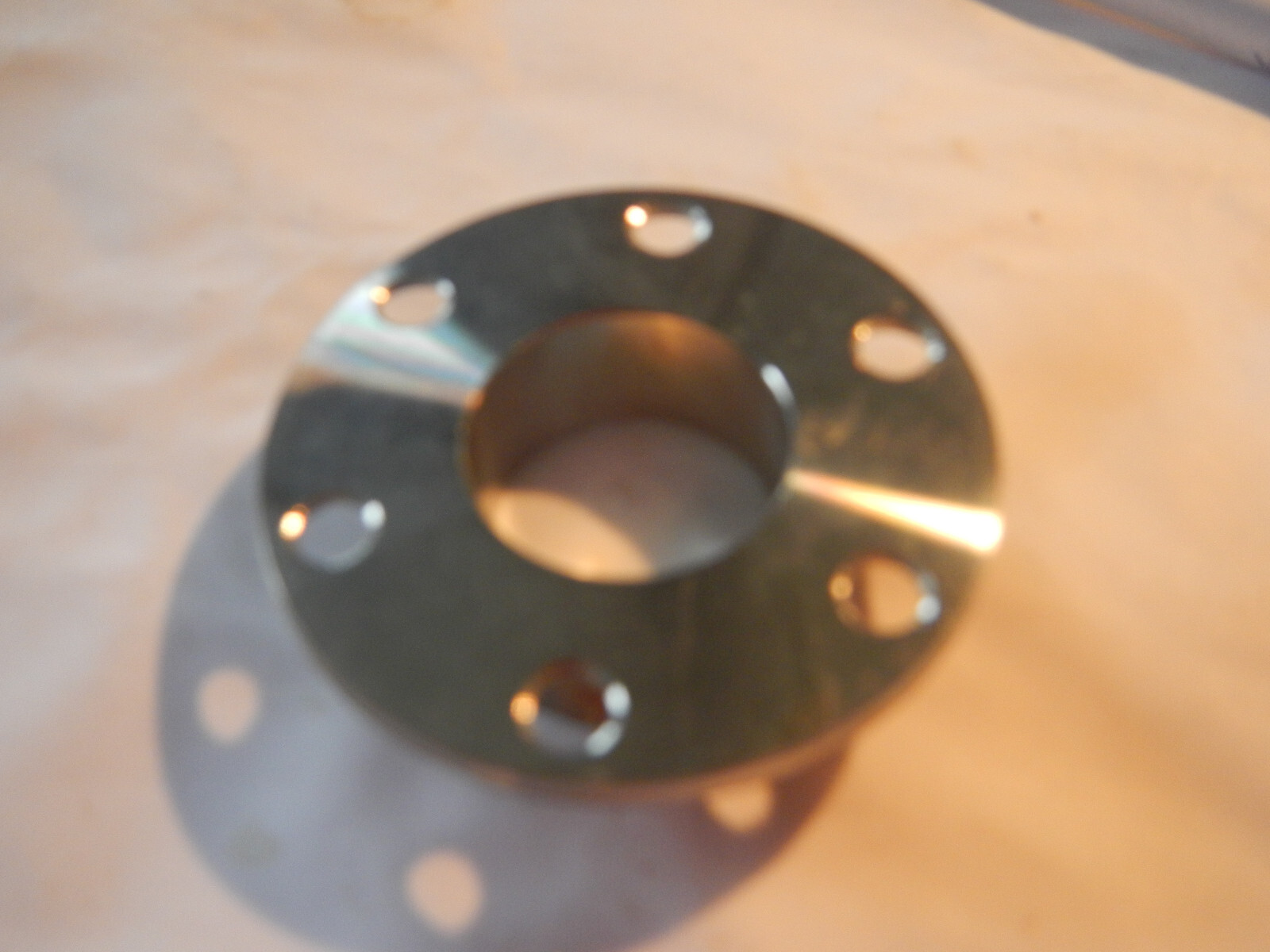 6 bolt freewheel mount for REVERSE threaded freewheel.
