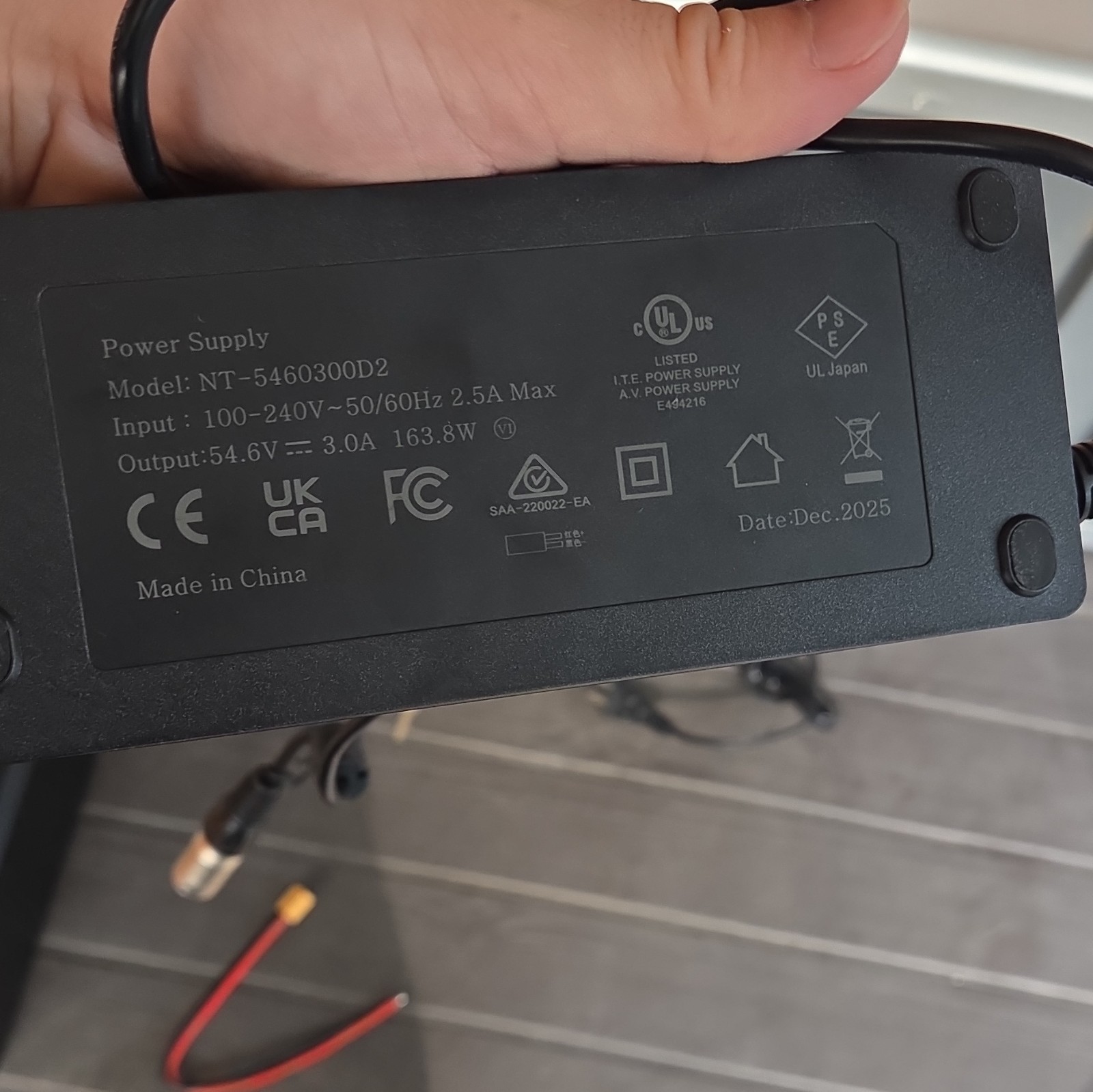 VEVOR Li-Ion E-Bike Battery TL-EB-H48C w/ Charger & Keys UL 62368 Certified